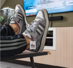 Alternative view of Giày Adidas Home Alone 2 x Forum 84 Low 'Pigeon Lady' ID4328