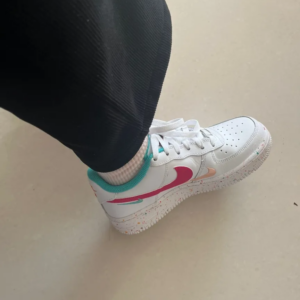 Giay Nike Air Force 1 LV8 GS 'Leap High' FD4626-181