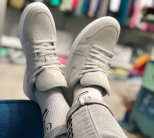 Alternative view of Giày Nike Air Jordan 1 Low Grey Fog DC0774-002