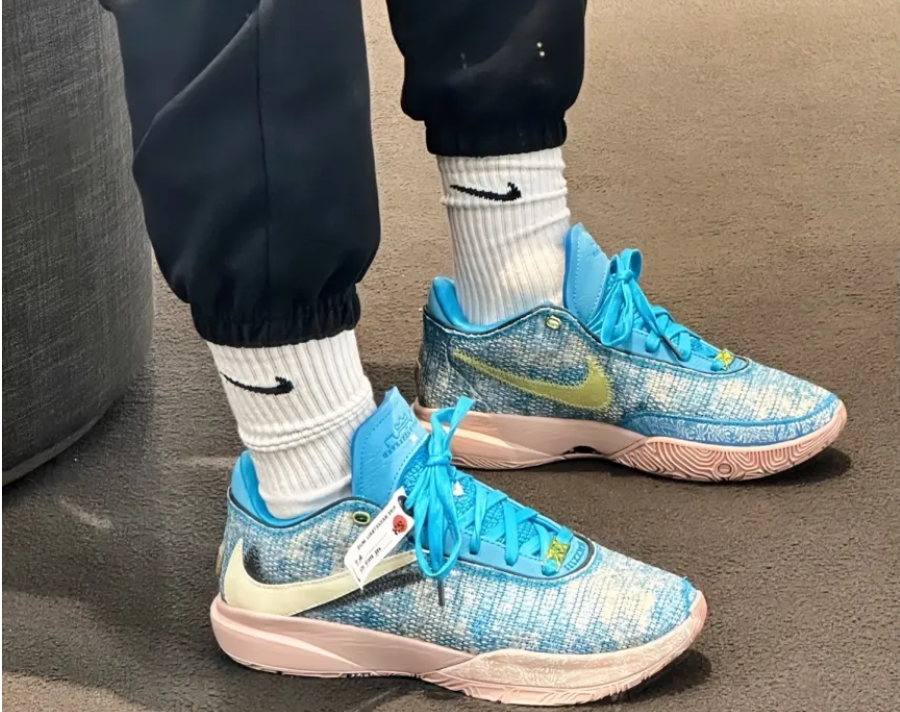 Giay Nike LeBron XX ASW EP 'Blue Lightning Coconut Milk' DV1192-400