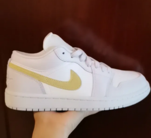 Giay Nike Air Jordan 1 Low 'Barely Grape' DC0774-501