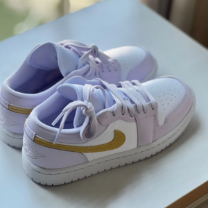 Giay Nike Air Jordan 1 Low 'Barely Grape' DC0774-501
