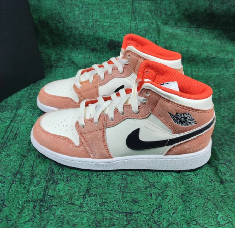 Giay Nike Air Jordan 1 Mid SE 'Orange Suede' DV1336-800