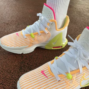 Giay Nike LeBron Witness 6 EP 'White Melon Tint' DC8994-101