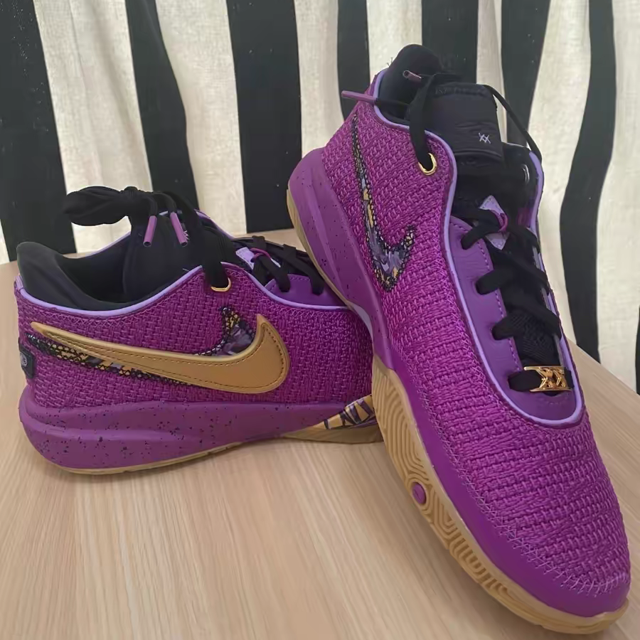 Giay Nike LeBron 20 GS 'Young Heirs' FD0207-500