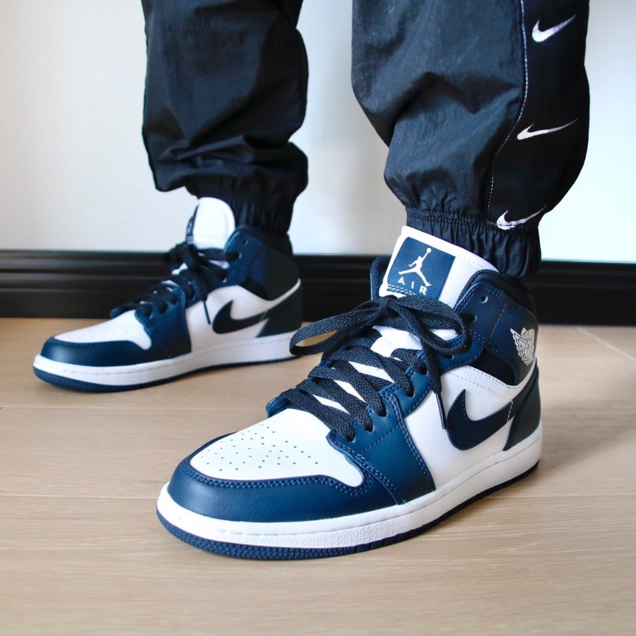 Giày Nike Air Jordan 1 Mid 'Armory Navy' 554724-411 - Ảnh 4