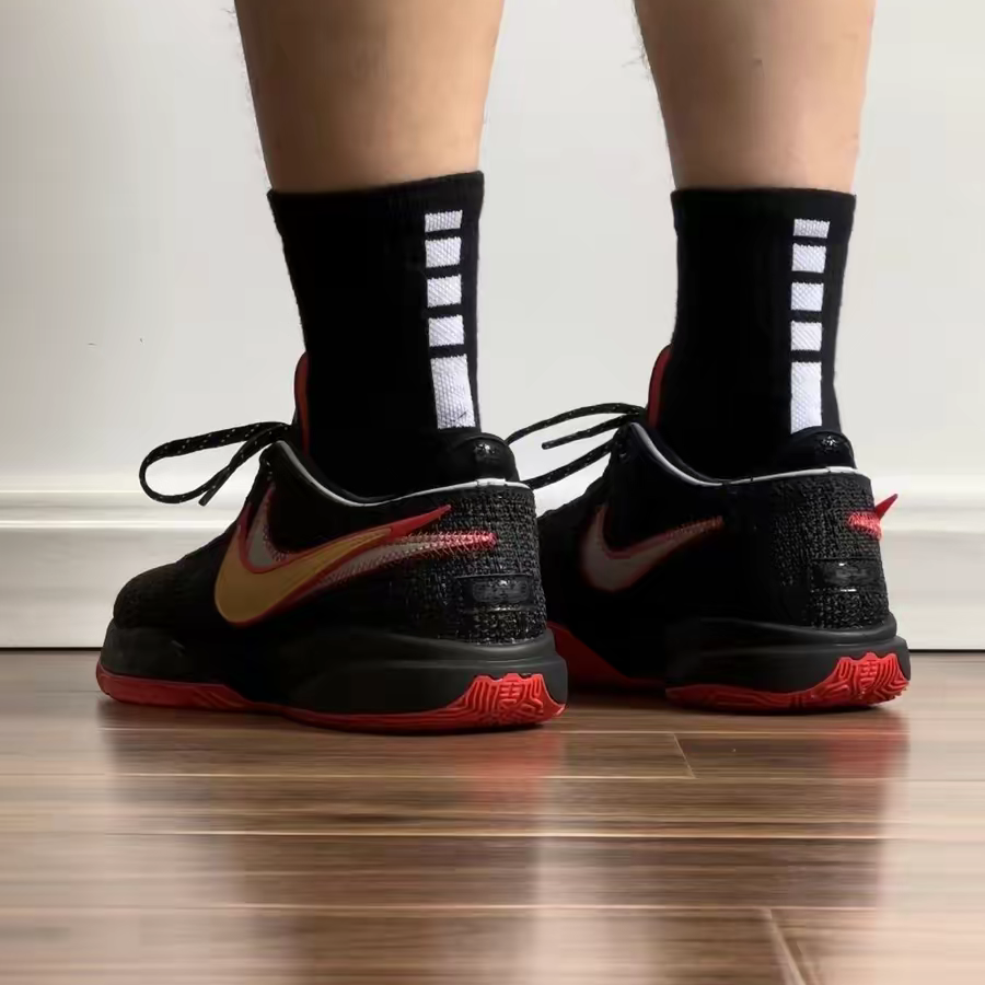 Giay Nike LeBron 20 GS 'Trinity' DQ8651-001