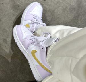 Giay Nike Air Jordan 1 Low 'Barely Grape' DC0774-501