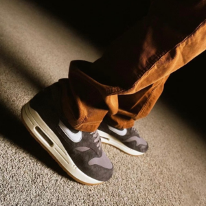 Giay Nike Air Max 1 Premium Crepe 'Soft Grey' FD5088-001