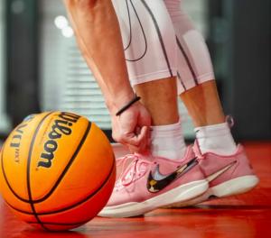 Giay Nike LeBron 20 'South Beast' DQ3827-900