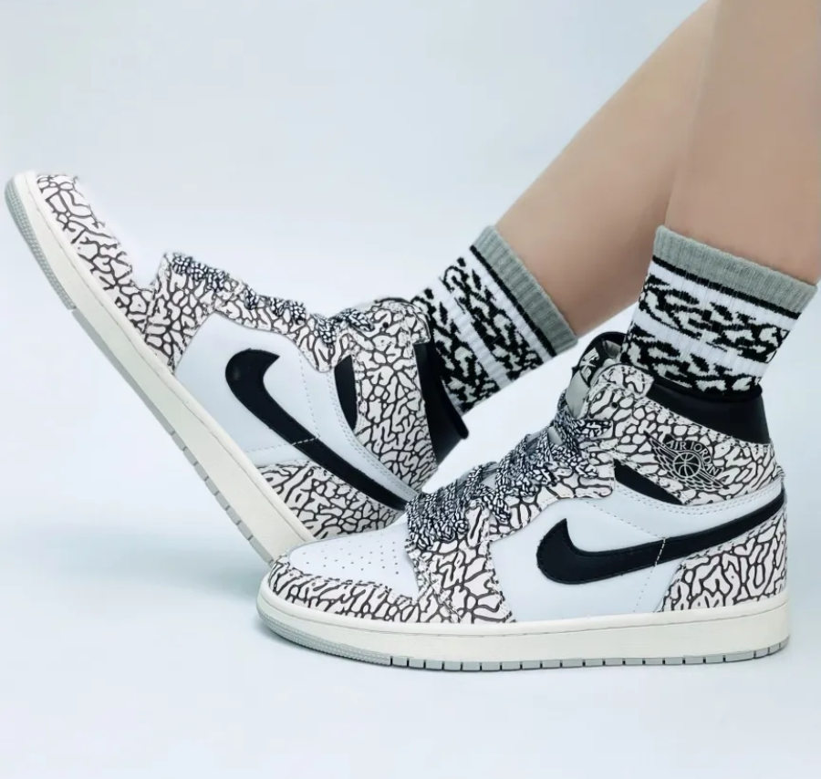 Giay Nike Air Jordan 1 GS Retro High OG 'White Cement' FD1437-052