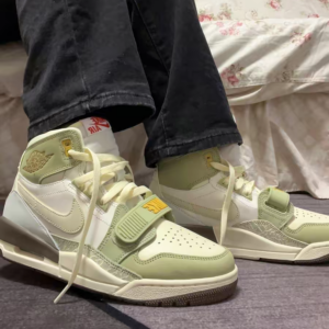 Giay Nike Air Jordan Legacy 312 'Year of the Rabbit' FD9907-111