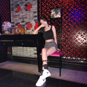 Alternative view of Giày Nike Air Force 1 Low GS 'Doodle Swoosh White Black' DM3177-100