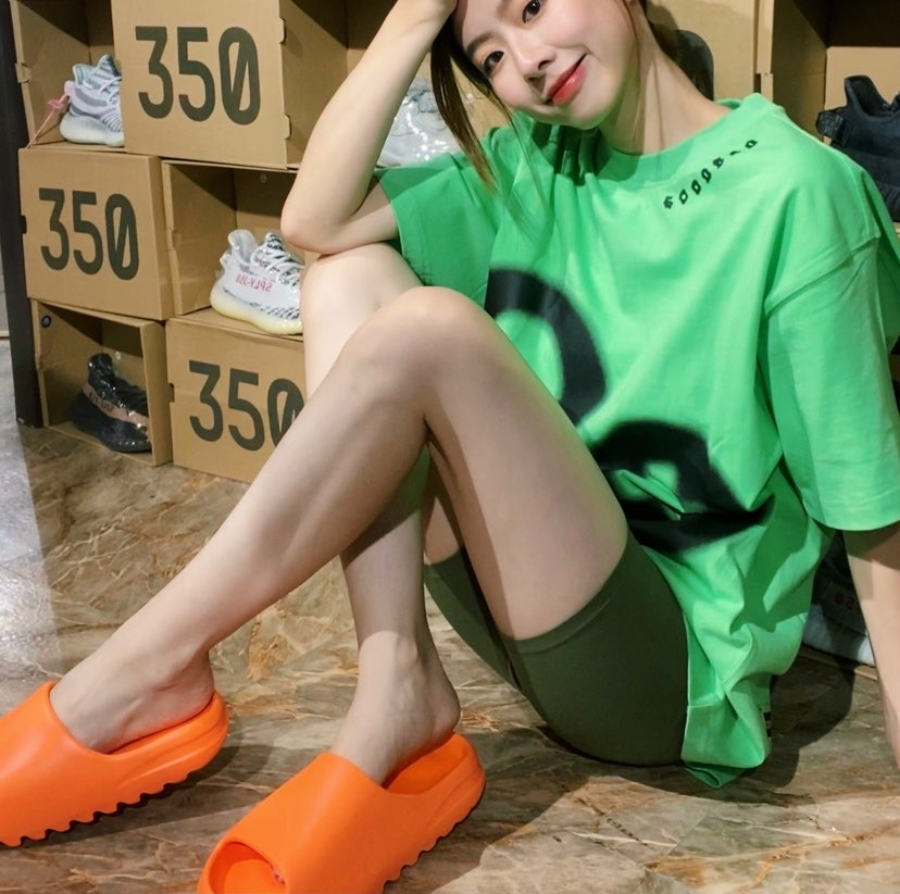 Dép Adidas Yeezy Slides 'Enflame Orange' GZ0953 - Ảnh 4