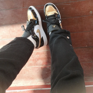 Giay Nike Air Jordan 1 Low SE GS &#039;Gold Toe&#039; DR6970-071