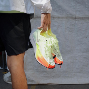 Alternative view of Giày Nike ZoomX Vaporfly NEXT% 2 'Fast Pack' CU4111-700