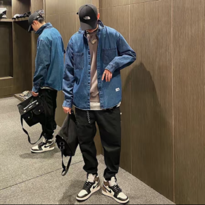 Alternative view of Giày Nike Air Jordan 1 Retro High OG 'Dark Mocha' 555088-105