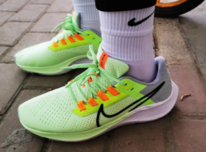 Giay Nike Air Zoom Pegasus 38 FlyEase 'Barely Volt' DA6674-700