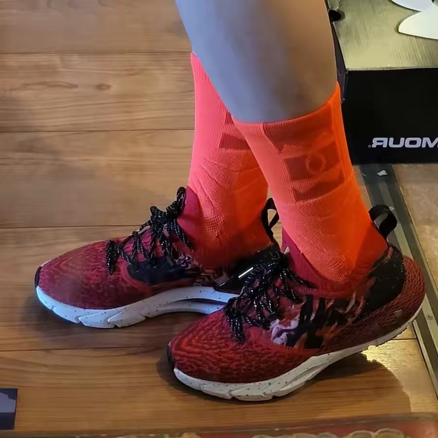 Giay Under Armour HOVR Phantom 'Chinese New Year' 3024836-600