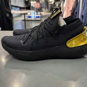 Giay Under Armour HOVR Phantom 3 'Black Gold' 3025520-003