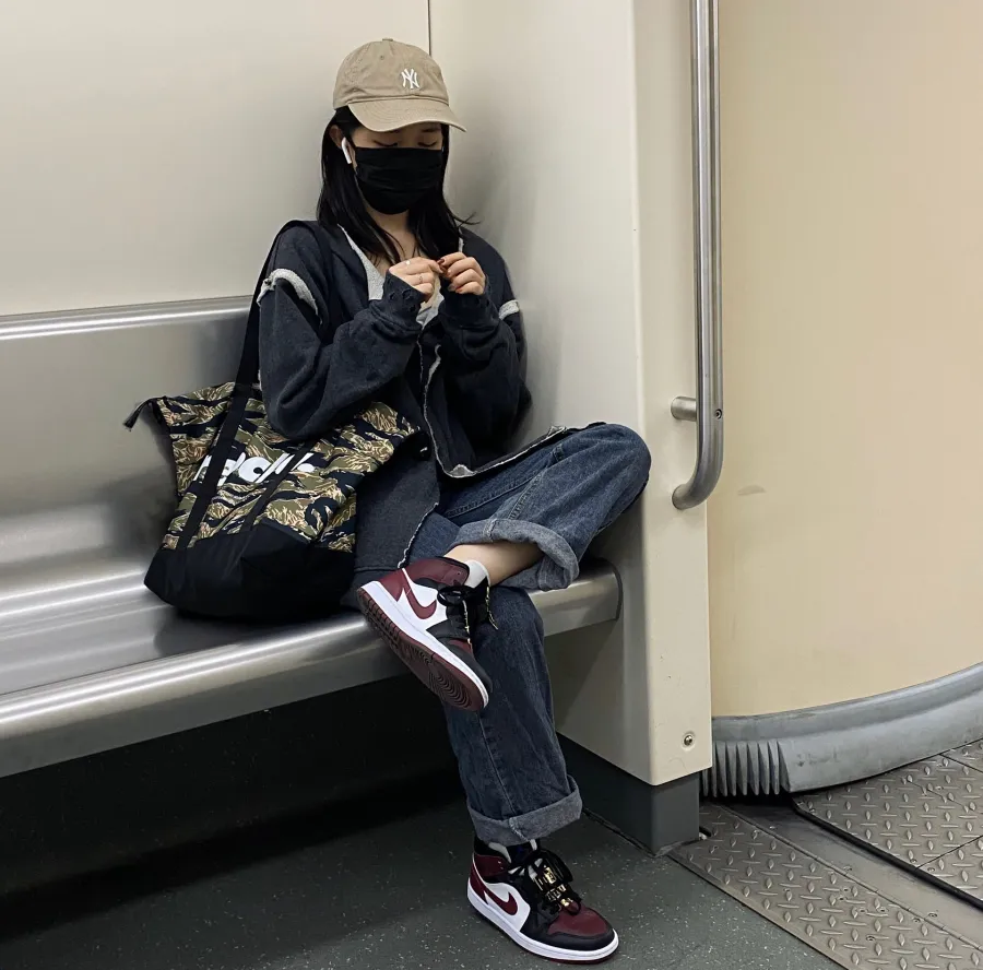 Giày Nike Air Jordan 1 Mid SE 'Gold Pendants' CZ4385-016 - Ảnh 7