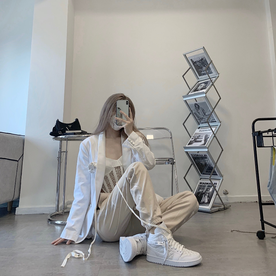 Giày Nike Wmns Air Jordan 1 Mid SE 'White Quilted' DB6078-100 - Ảnh 4