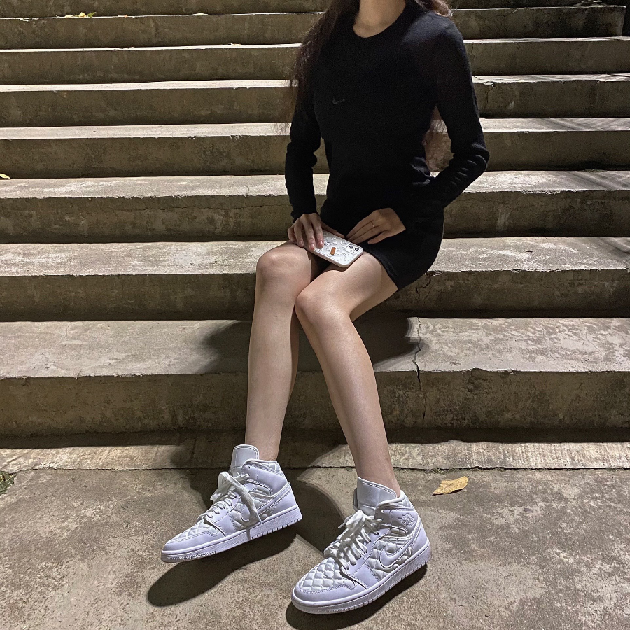 Giày Nike Wmns Air Jordan 1 Mid SE 'White Quilted' DB6078-100 - Ảnh 5