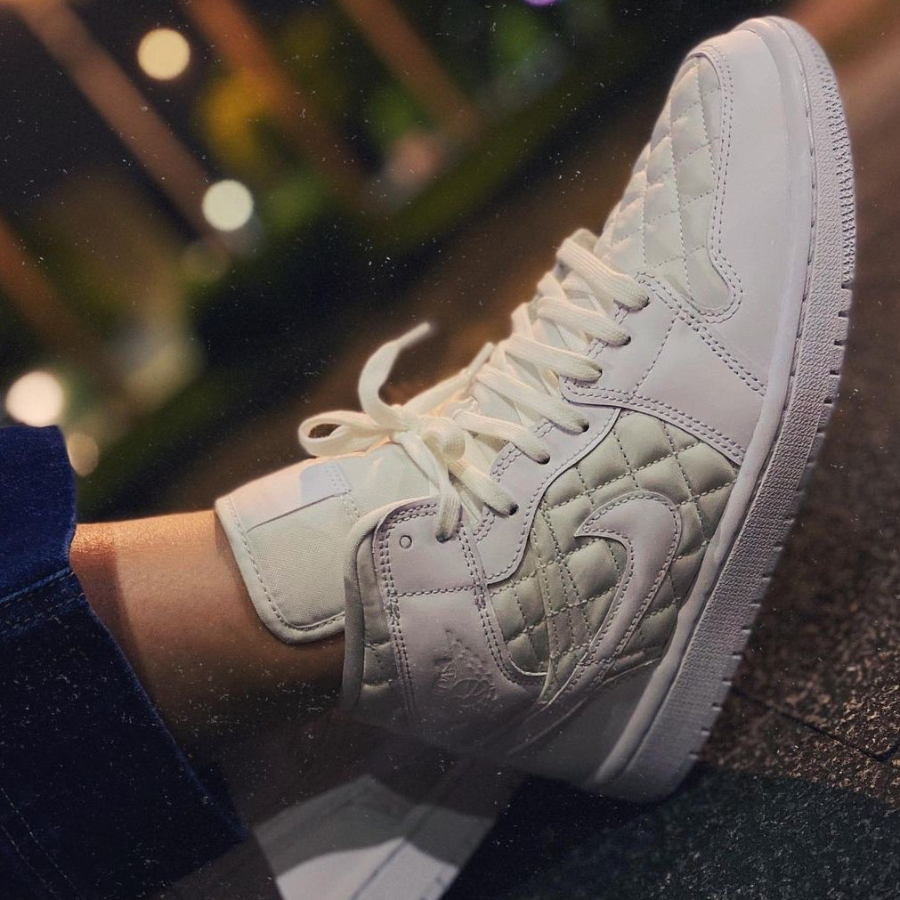Giày Nike Wmns Air Jordan 1 Mid SE 'White Quilted' DB6078-100 - Ảnh 8