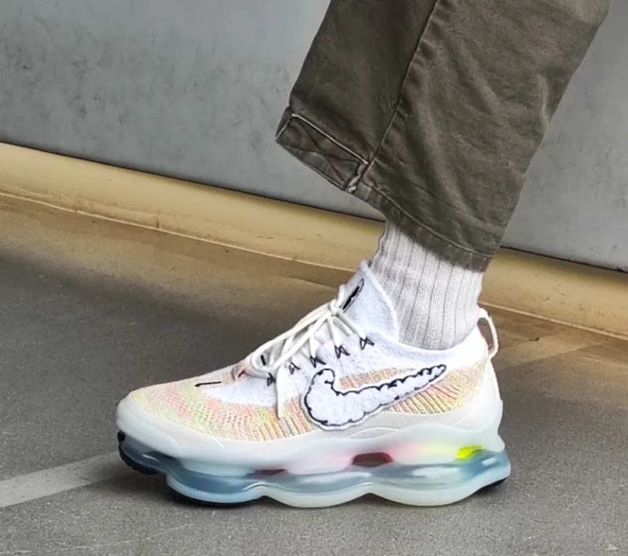 Giay Nike Air Max Scorpion 'Air Max Day' FJ6032-910