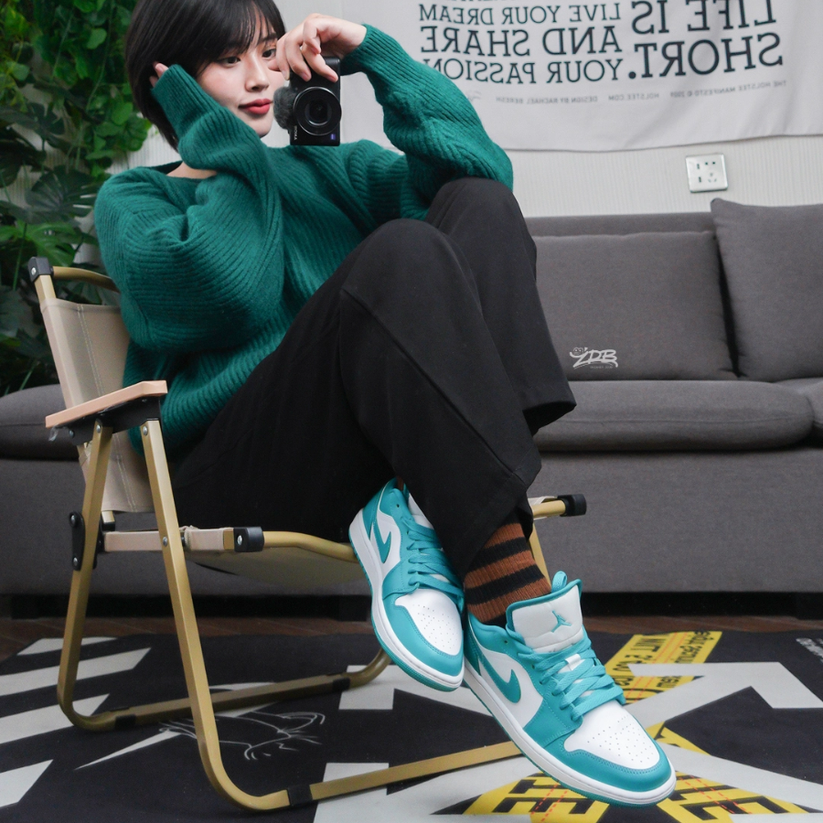 Giày Nike Air Jordan 1 Low Wmns 'New Emerald' DC0774-132 - Ảnh 3