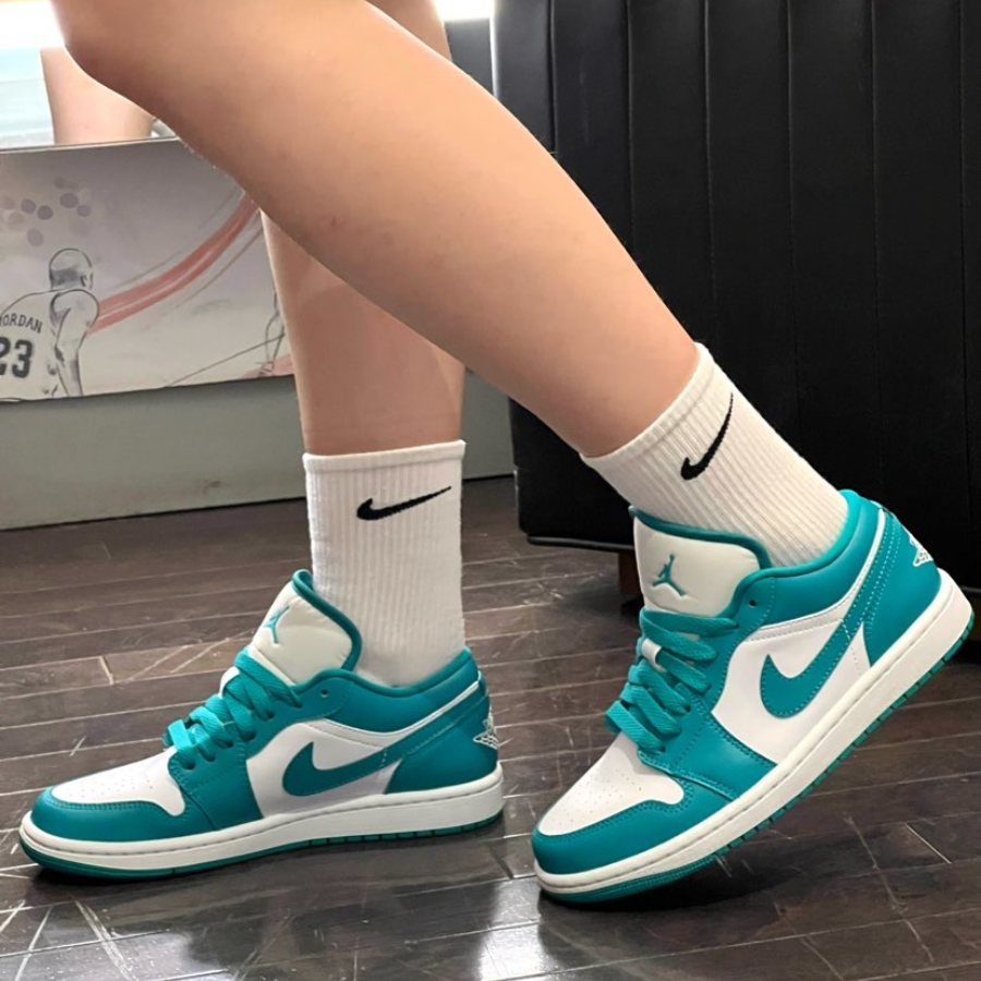 Giày Nike Air Jordan 1 Low Wmns 'New Emerald' DC0774-132 - Ảnh 4