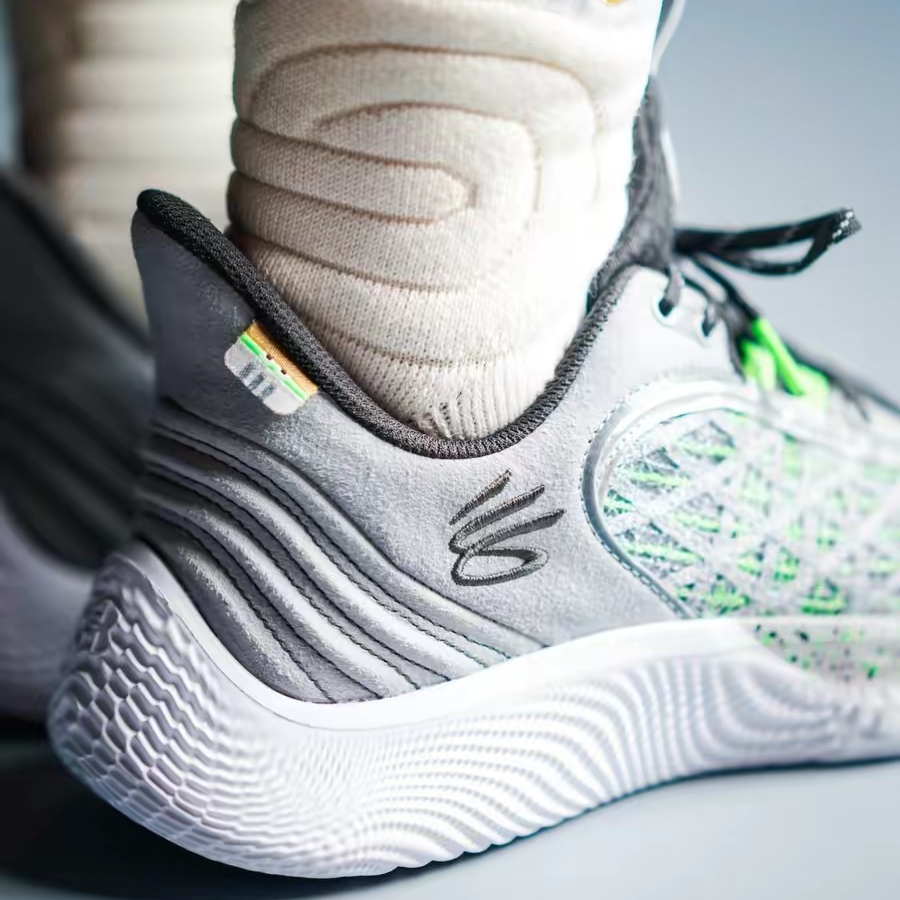 Giay Under Armour Curry Flow 9 x Sesame 'Street Pack' 3024248-102