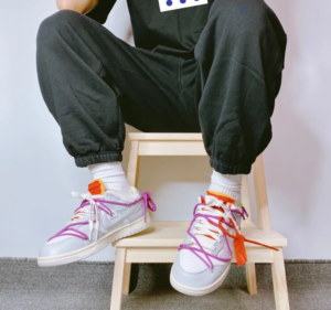 Alternative view of Giày Nike Off-White x Dunk Low 'Lot 45 Of 50' DM1602-101