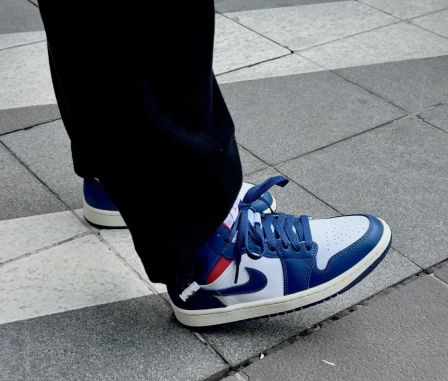 Giay Nike Air Jordan 1 Mid 'French Blue' BQ6472-146