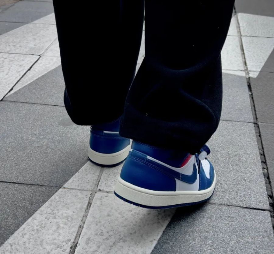 Giay Nike Air Jordan 1 Mid 'French Blue' BQ6472-146