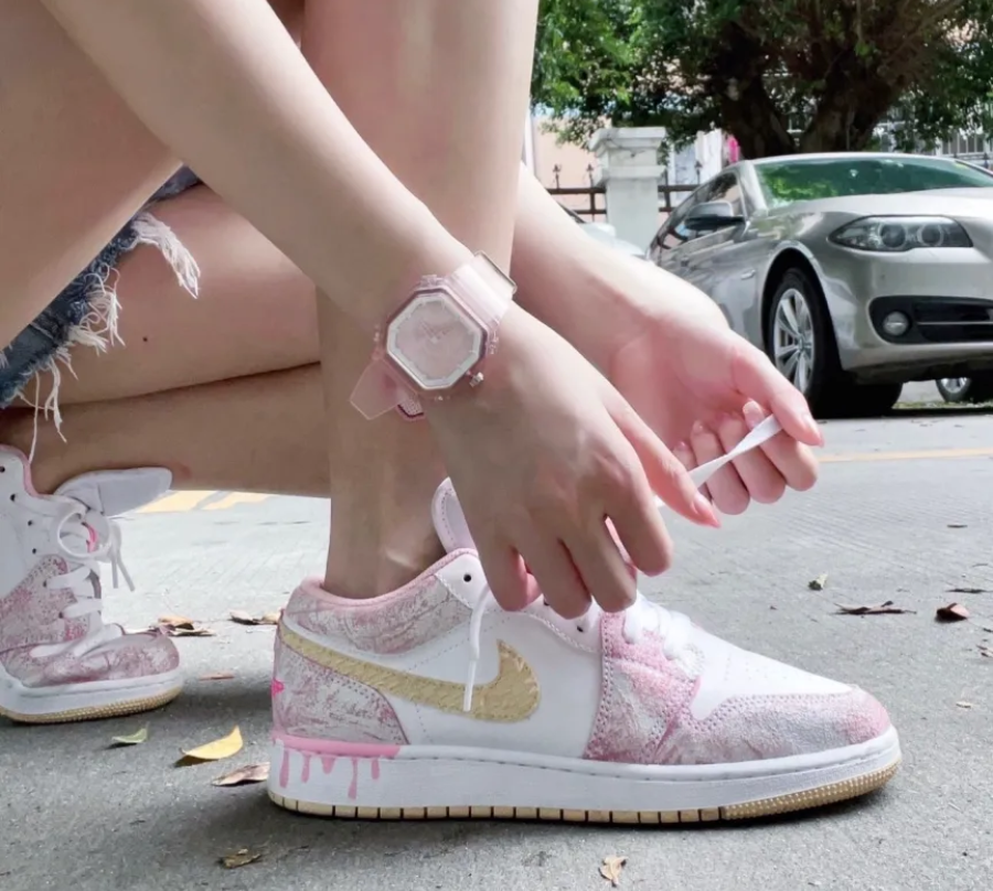 Giày Nike Air Jordan 1 Low GS 'Strawberry Ice Cream' CW7104-601 - Ảnh 7