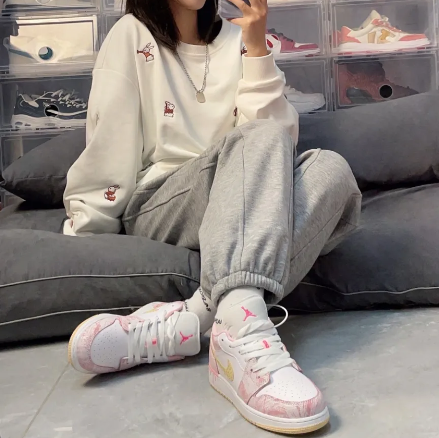 Giày Nike Air Jordan 1 Low GS 'Strawberry Ice Cream' CW7104-601 - Ảnh 5