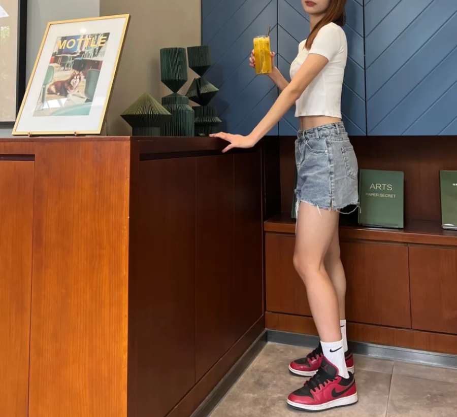 Giày Nike Air Jordan 1 Low GS 'Reverse Bred' 553560-605 - Ảnh 9