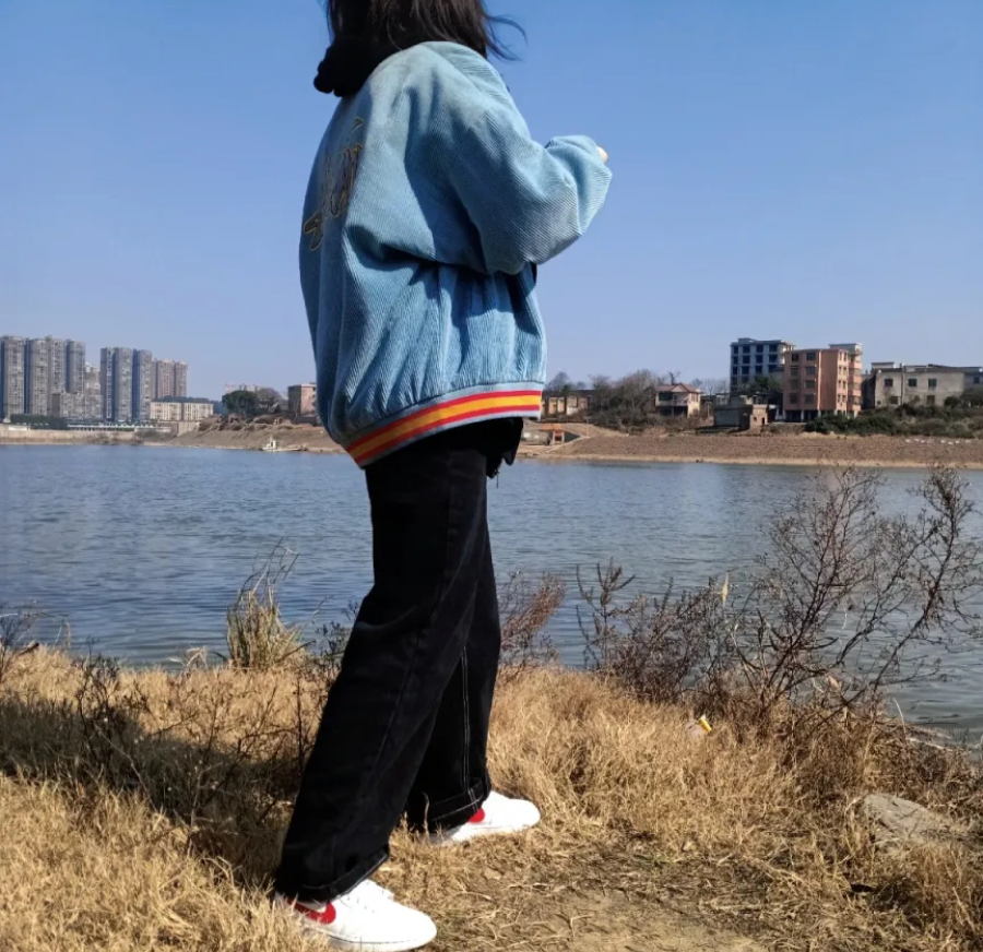 Giày Nike Wmns Air Jordan 1 Mid 'White University Red' BQ6472-106 - Ảnh 6