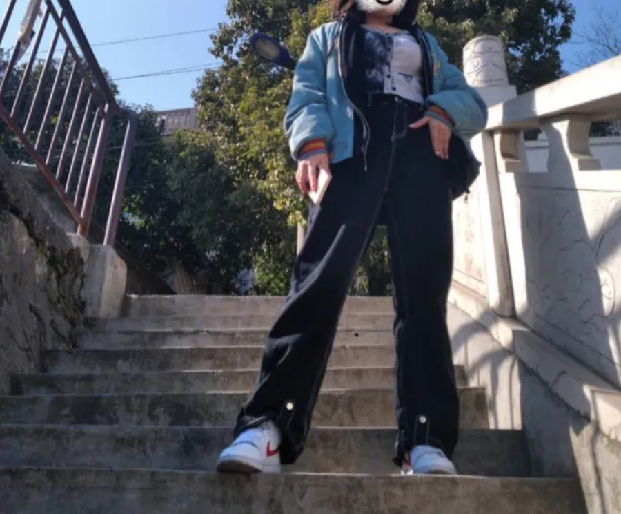 Giày Nike Wmns Air Jordan 1 Mid 'White University Red' BQ6472-106 - Ảnh 5