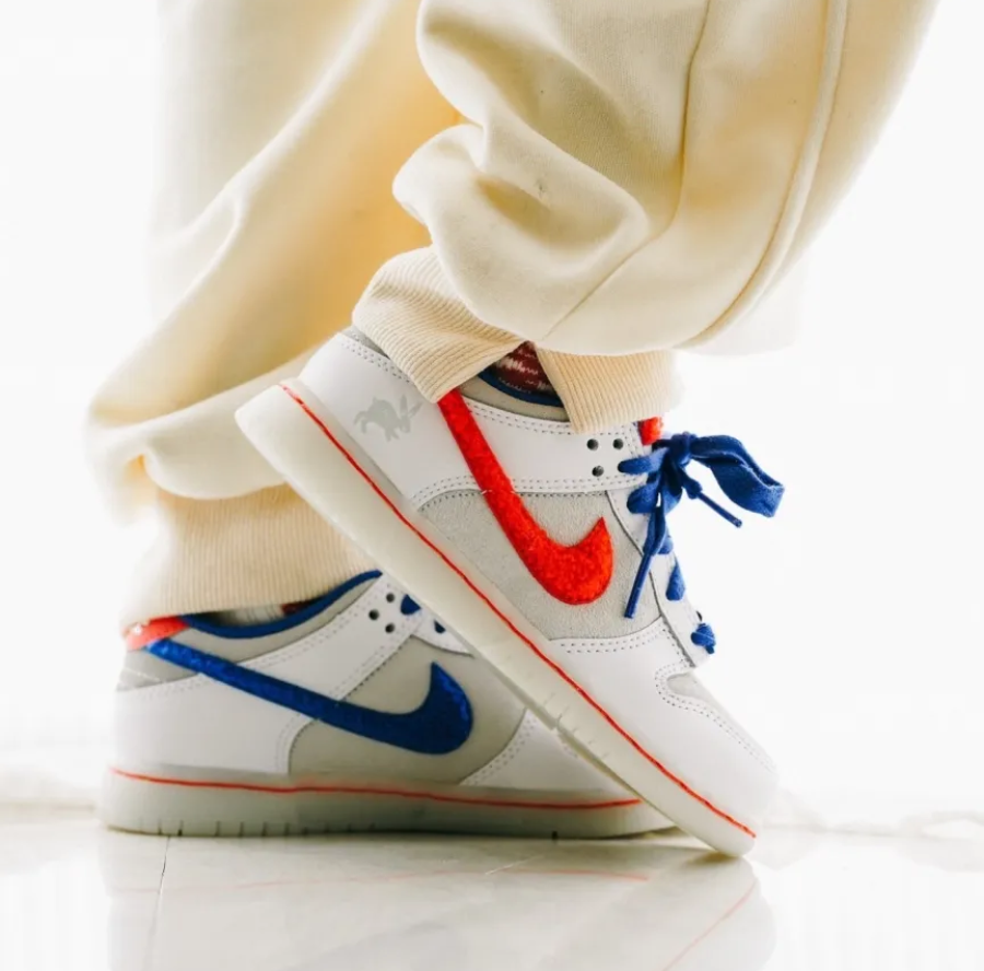 Giay Nike Dunk Low Retro Year of the Rabbit 'White Varsity Royal' FD4203-161