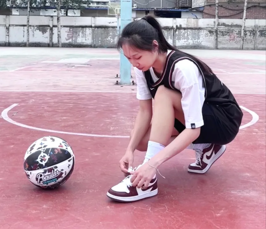 Giày Nike Air Jordan 1 Low Gets A Familiar 'Team Red' DC0774-116 - Ảnh 14