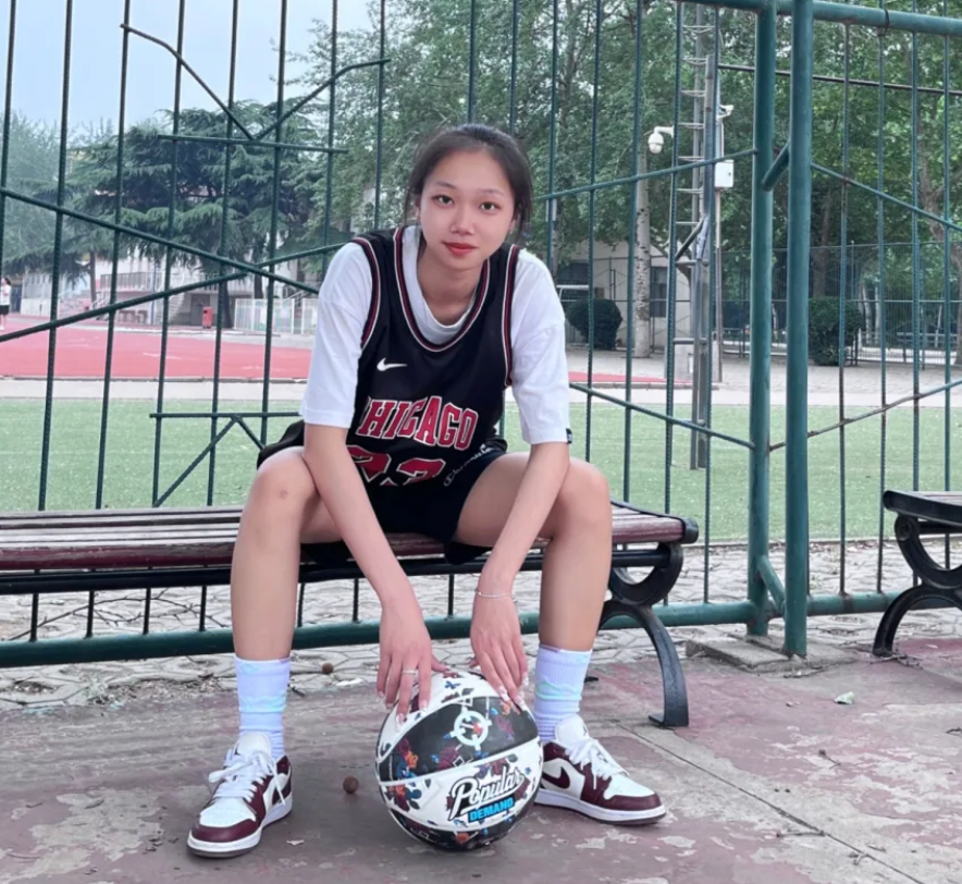 Giày Nike Air Jordan 1 Low Gets A Familiar 'Team Red' DC0774-116 - Ảnh 12