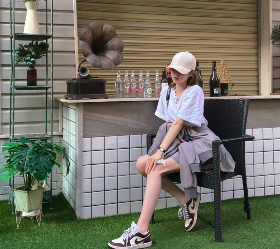 Giày Nike Air Jordan 1 Low Gets A Familiar 'Team Red' DC0774-116 - Ảnh 9