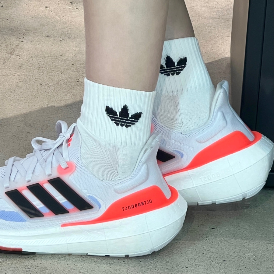 Giay Adidas Ultra Boost Light 'White Black Solar Red' HQ6351