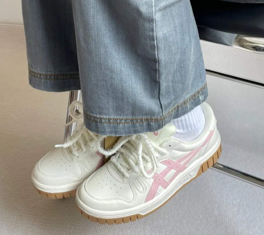 Giay Asics Court 'Pink White' 1204A126-100