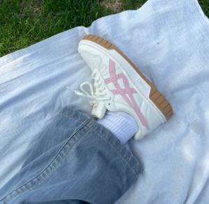 Giay Asics Court 'Pink White' 1204A126-100