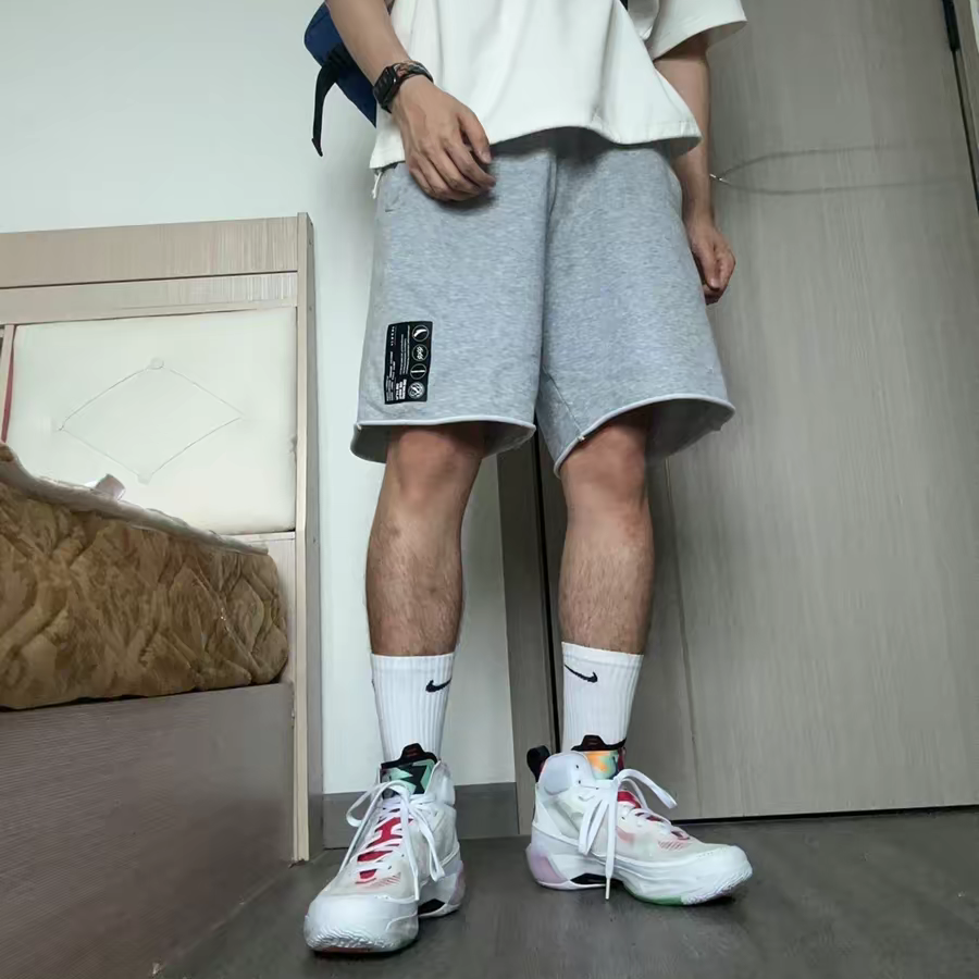 Giay Nike Air Jordan 37 'Hare' DD6958-160