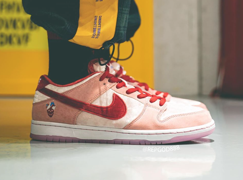 Giày Nike StrangeLove x Dunk Low SB 'Valentine's Day' CT2552-800 - Ảnh 4