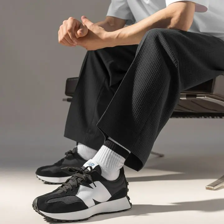 Alternative view of Giày New Balance 327 'Black White' MS327CPG